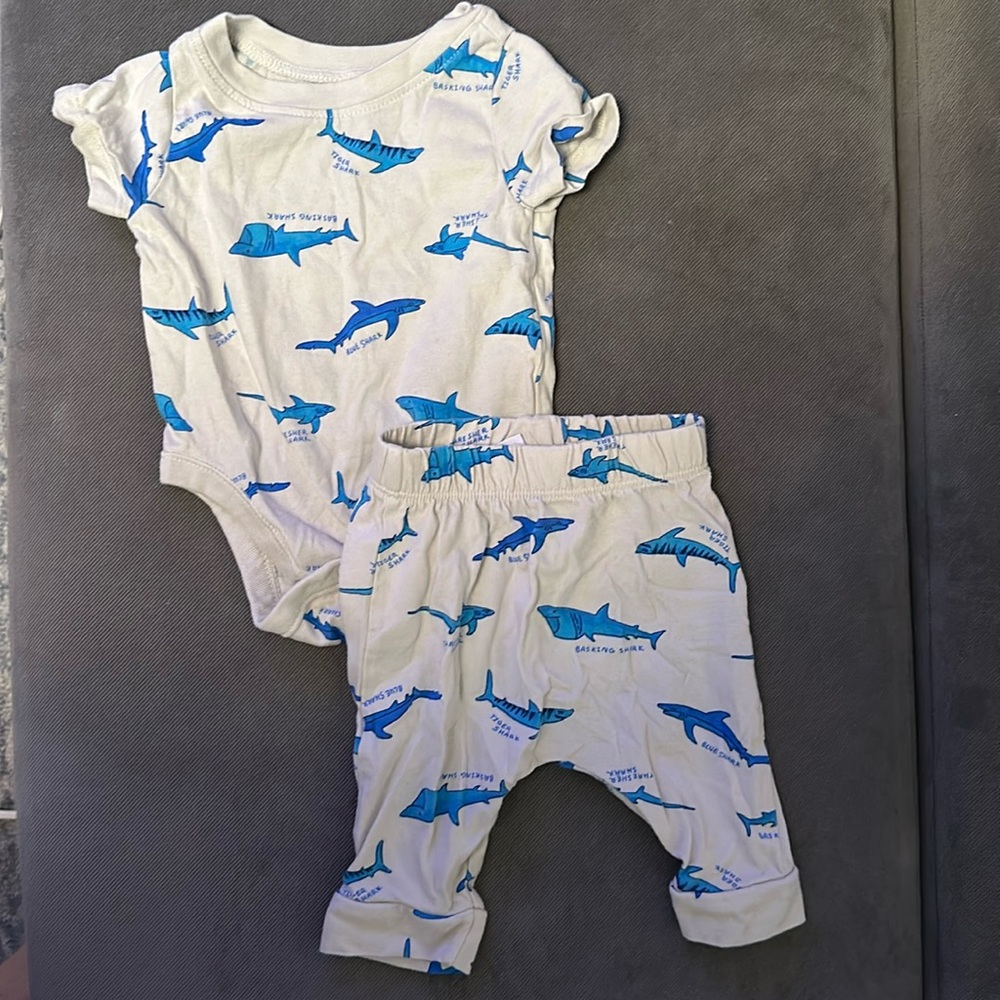 MATCHING SET Old Navy baby outfit